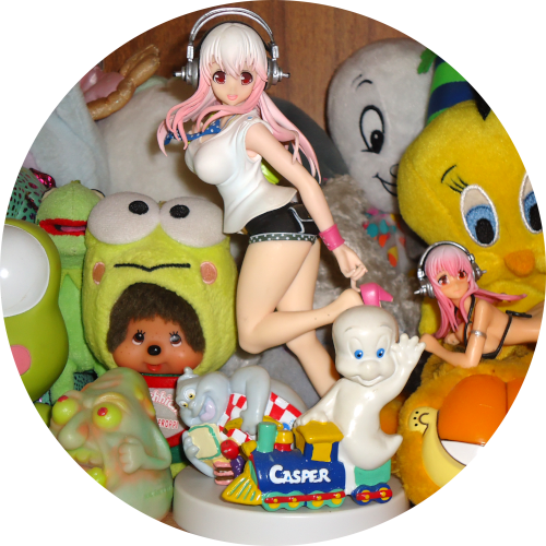 coleção de brinquedos, figures e pelúcias